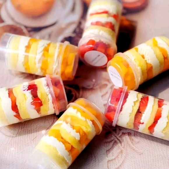 Kitchen 4 Cake Pop Containers Poshmark